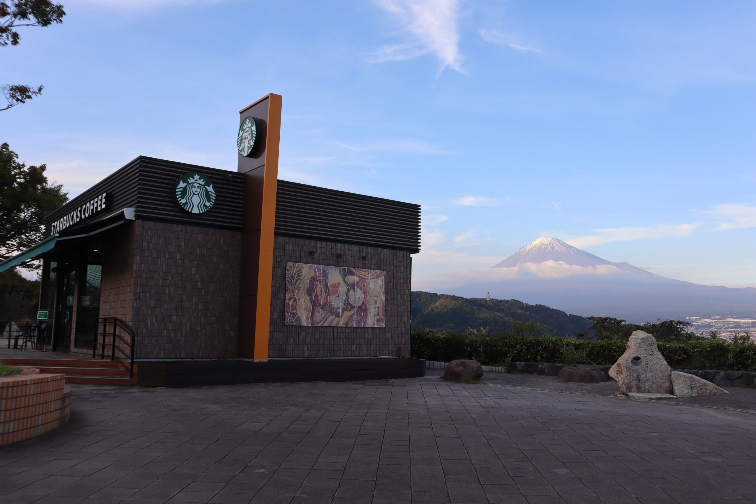 富士山とスタバだけじゃない！観覧車もある富士川サービスエリア 